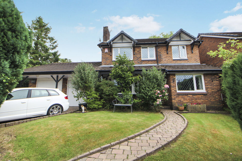 Main image of 3 bedroom Detached House for sale, Shropshire Drive, Glossop, Derbyshire, SK13
