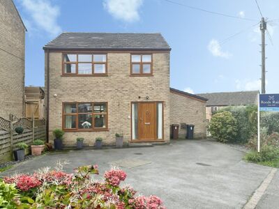 3 bedroom Detached House for sale