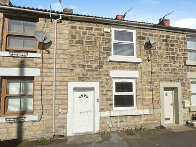 2 bedroom Mid Terrace House to rent
