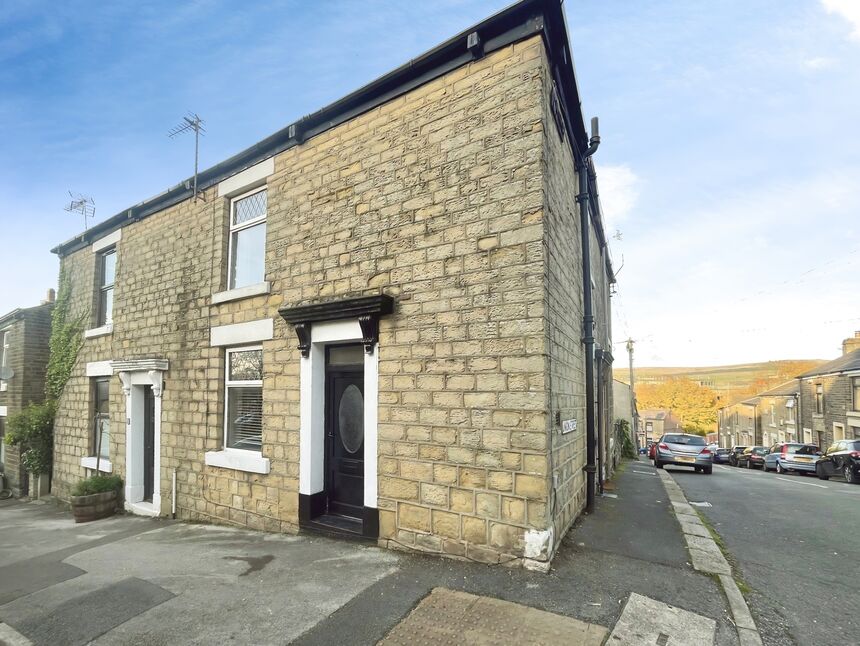 Main image of 1 bedroom Mid Terrace House for sale, Gladstone Street, Glossop, Derbyshire, SK13