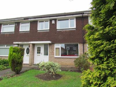 3 bedroom Mid Terrace House to rent