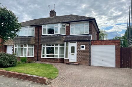 3 bedroom Semi Detached House to rent