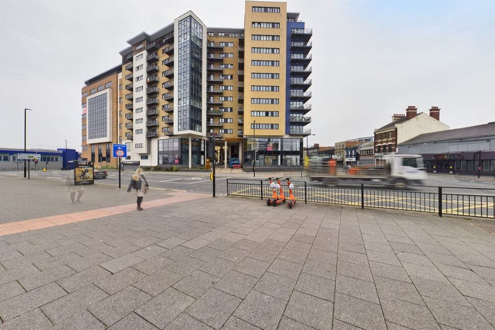 Main image of 2 bedroom  Flat to rent, St. James Gate, Newcastle upon Tyne, Tyne and Wear, NE1