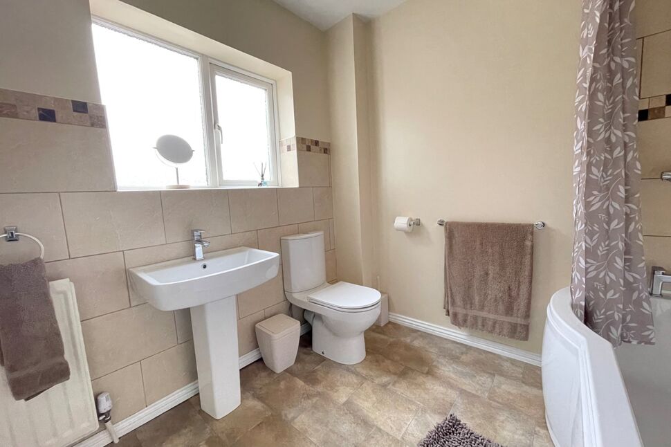 3 bedroom Mid Terrace House for sale, Lambert Square, Coxlodge, NE3 £