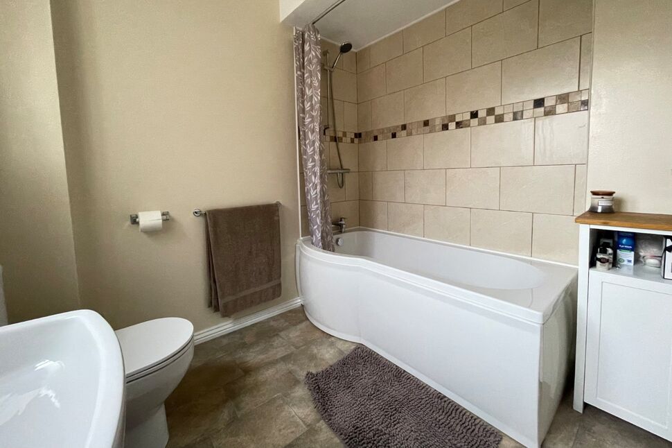 3 bedroom Mid Terrace House for sale, Lambert Square, Coxlodge, NE3 £