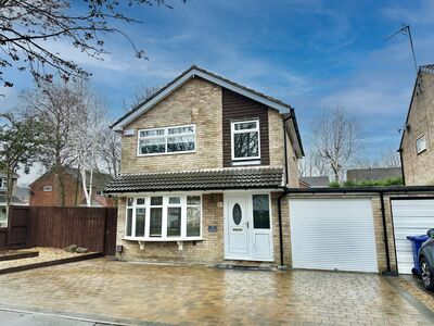 Yeadon Court, 3 bedroom Detached House to rent, £1,300 pcm