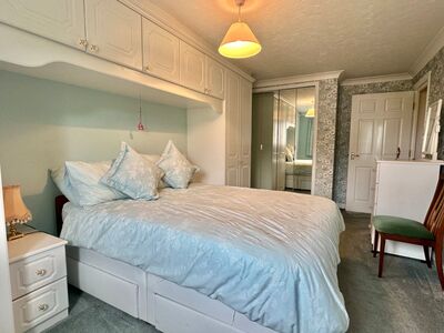 Highbridge, 2 bedroom  Flat for sale, £175,000