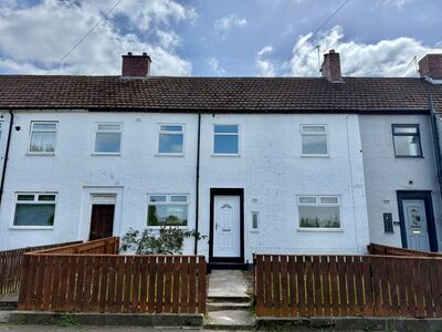3 bedroom Mid Terrace House for sale