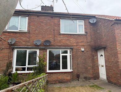 Falstone Square, 2 bedroom  Flat for sale, £105,000