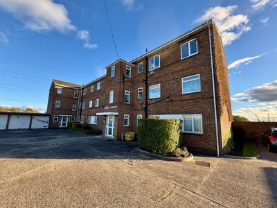 Ridge Court, 2 bedroom  Flat for sale, £90,000