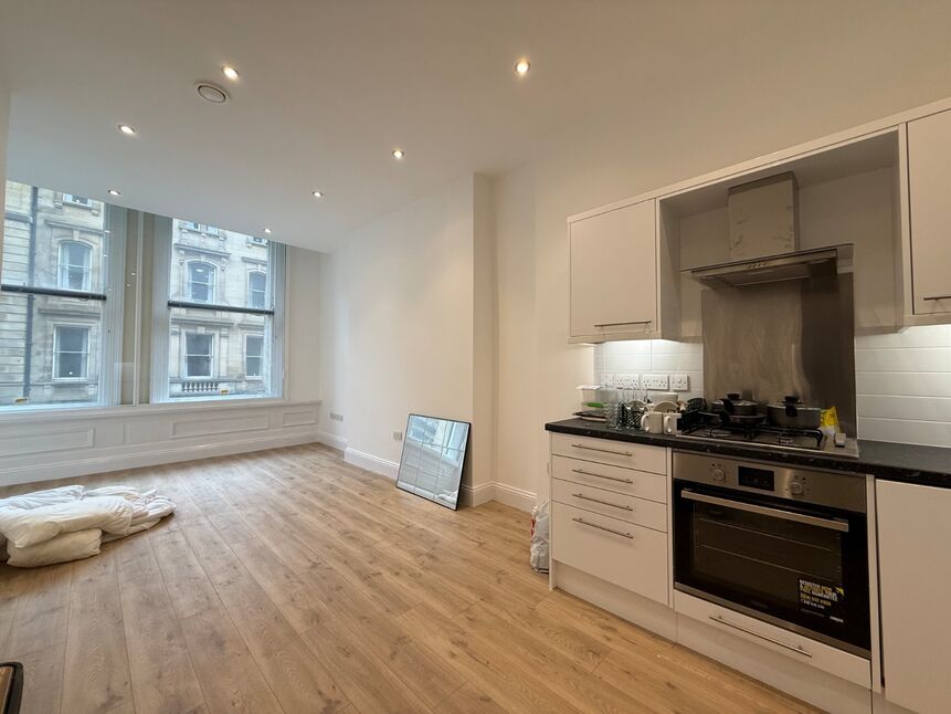 Kitchen / Living Area