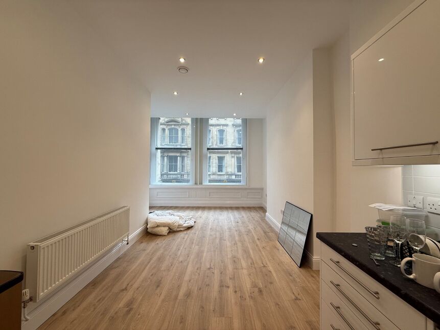 Kitchen / Living Area