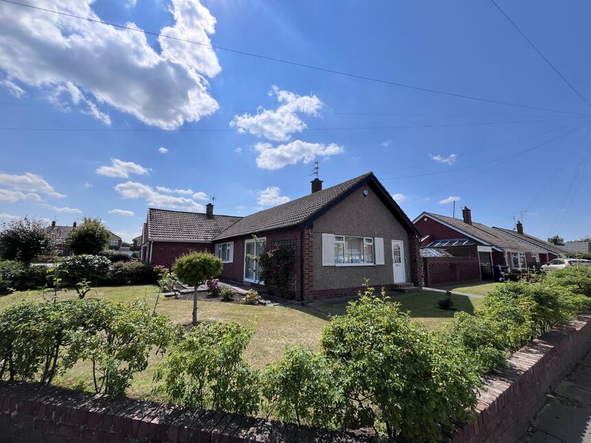 Main image of 2 bedroom Semi Detached Bungalow for sale, Thropton Crescent, Newcastle upon Tyne, Tyne and Wear, NE3