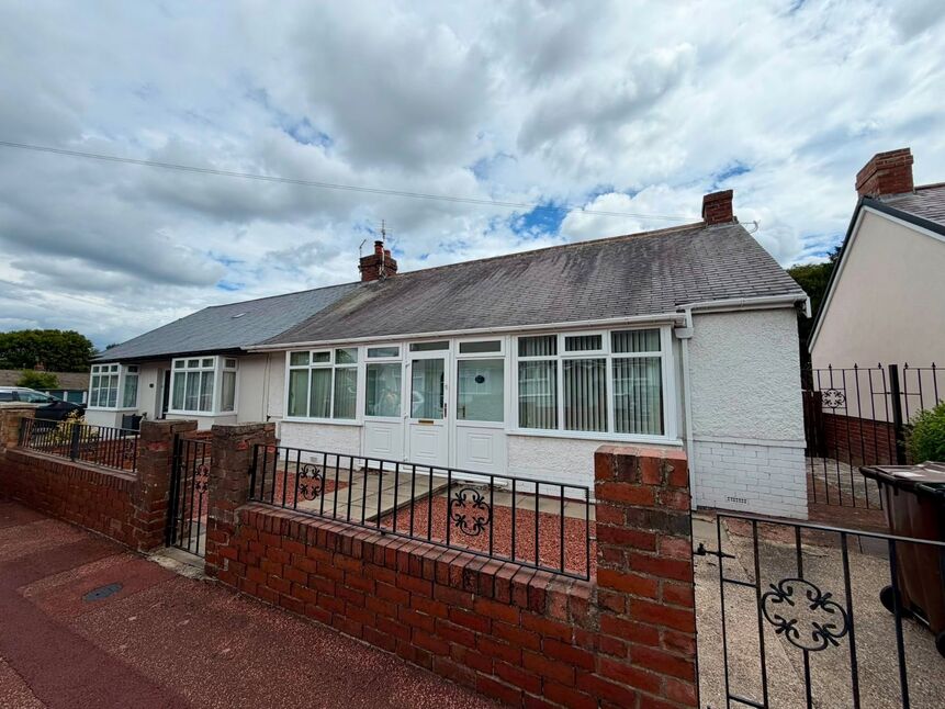 Main image of 2 bedroom Semi Detached Bungalow for sale, Fern Avenue, Fawdon, Tyne and Wear, NE3