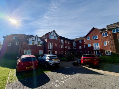 Highbridge, 1 bedroom Flat for sale, &pound;85,000