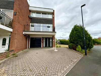 3 bedroom End Terrace House for sale