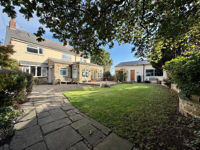 Coach Lane, 4 bedroom Detached Property for sale, &pound;550,000