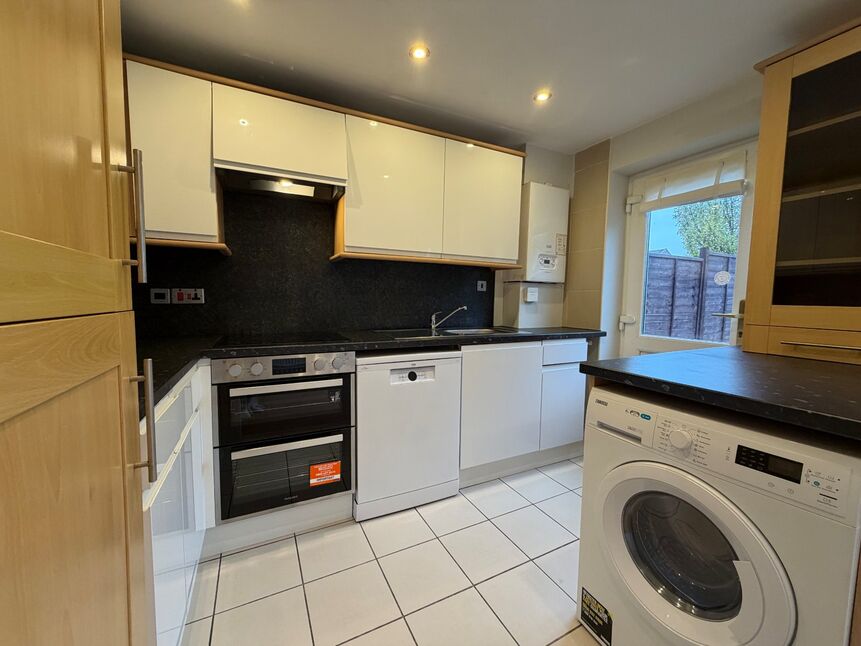 Kitchen / Dining Area