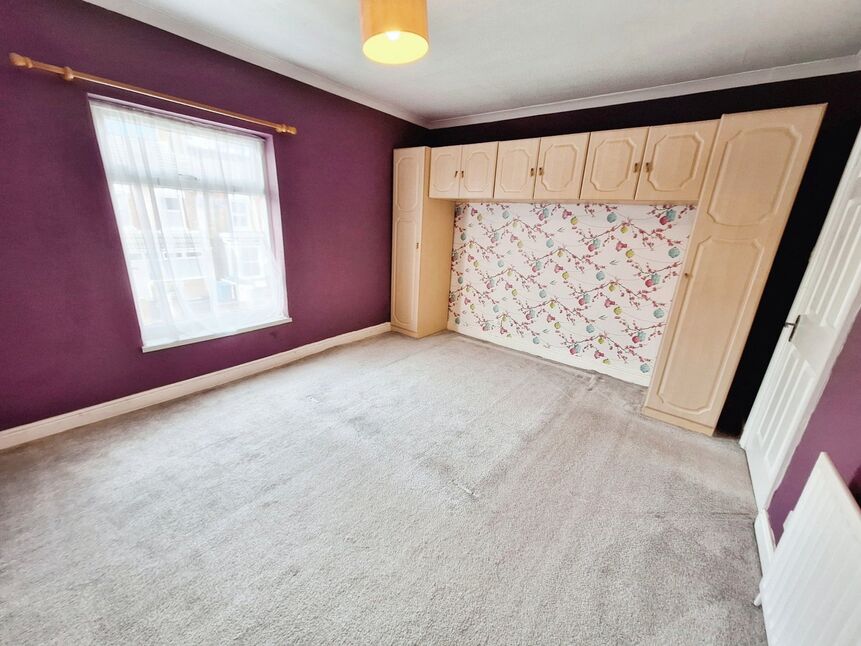 3 bedroom Mid Terrace House to rent, Patrick Street, Grimsby, DN32 £