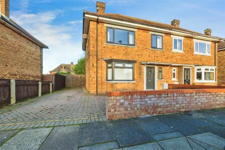 Lincoln Road, 3 bedroom Semi Detached House for sale, £190,000