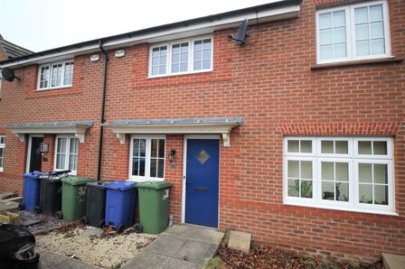 Sheldon Road, 2 bedroom Mid Terrace House to rent, £650 pcm