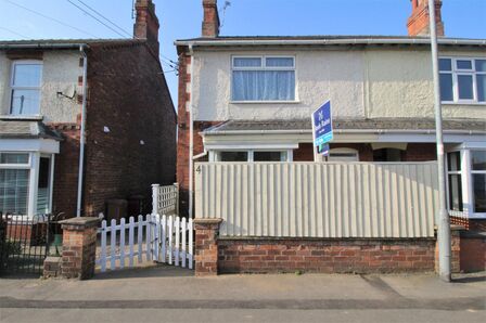 Silver Street, 3 bedroom Semi Detached House for sale, £145,000