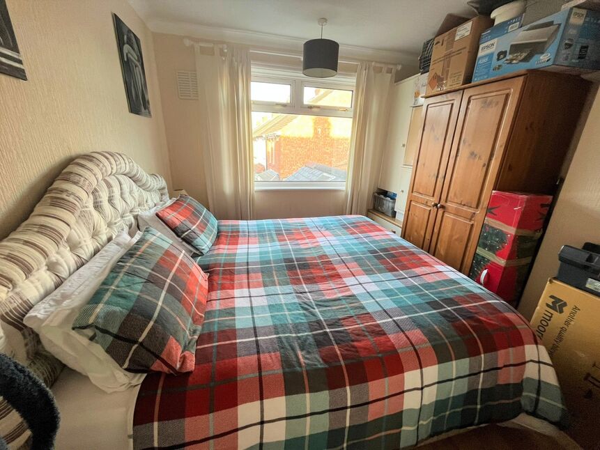 3 bedroom Mid Terrace House for sale, Spring Bank, Grimsby, DN34 £70,000