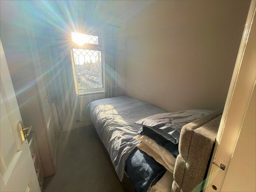 3 bedroom Mid Terrace House for sale, Spring Bank, Grimsby, DN34 £70,000