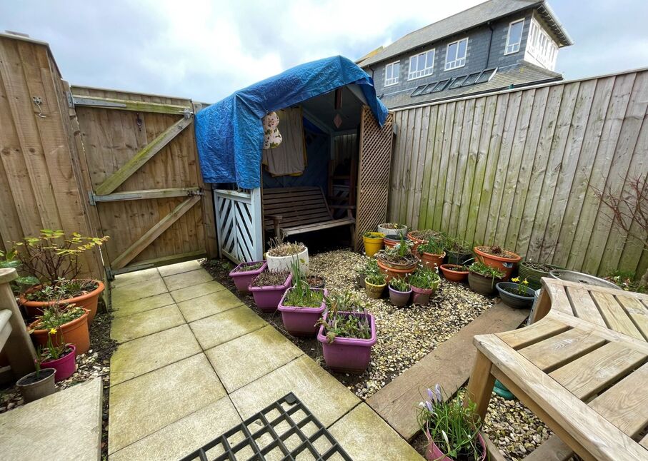 4 bedroom Mid Terrace House for sale, Suggitts Lane, Cleethorpes, DN35