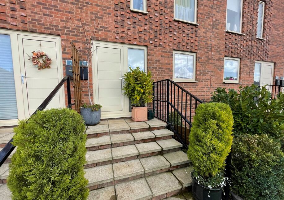 4 bedroom Mid Terrace House for sale, Suggitts Lane, Cleethorpes, DN35