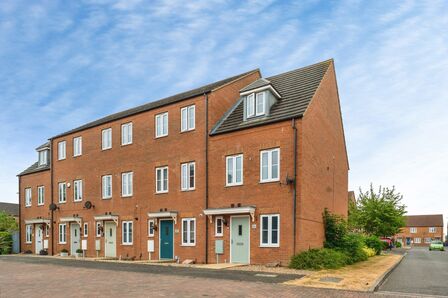 3 bedroom End Terrace House for sale