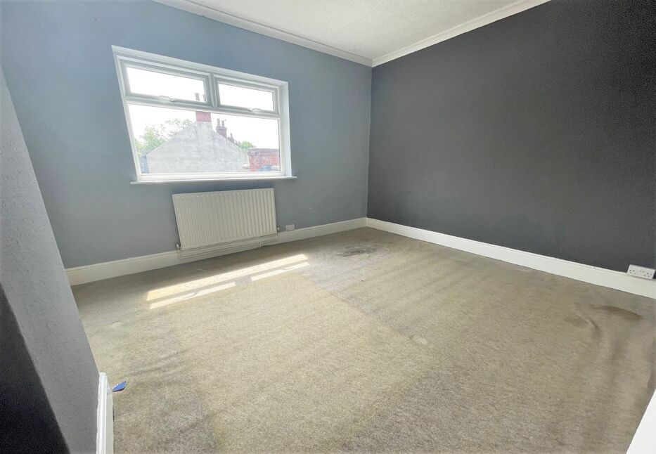2 bedroom Mid Terrace House for sale, Armstrong Street, Grimsby, DN31