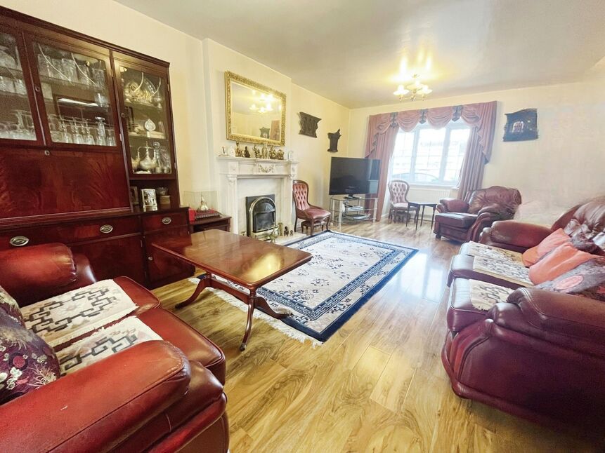 4 bedroom Detached House for sale, Shaftesbury Mews, New Waltham, DN36