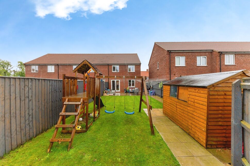 4 bedroom Mid Terrace House for sale, Suggitts Lane, Cleethorpes, DN35