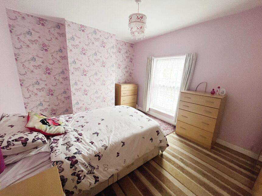 3 bedroom Mid Terrace House for sale, Roberts Street, Grimsby, DN32 £