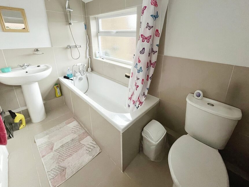 3 bedroom Mid Terrace House for sale, Roberts Street, Grimsby, DN32 £