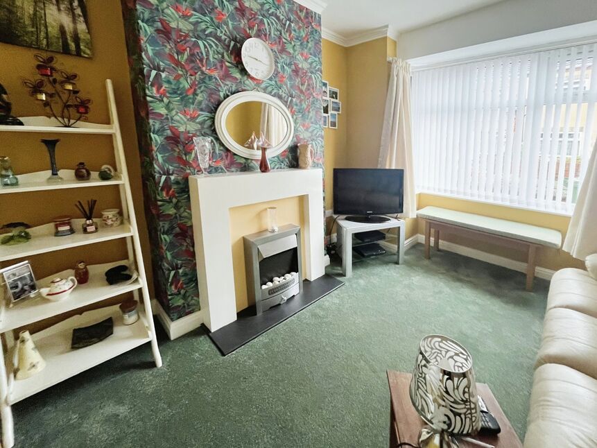 3 bedroom Mid Terrace House for sale, Roberts Street, Grimsby, DN32 £