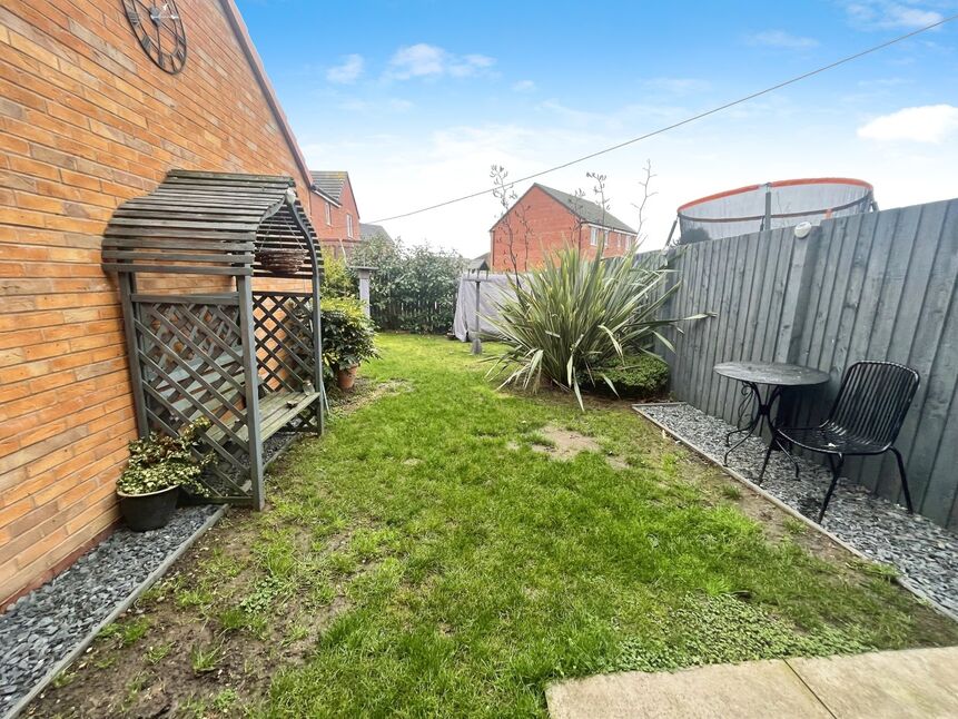 3 bedroom Semi Detached House for sale, Sidings Road, Grimsby, DN31 £