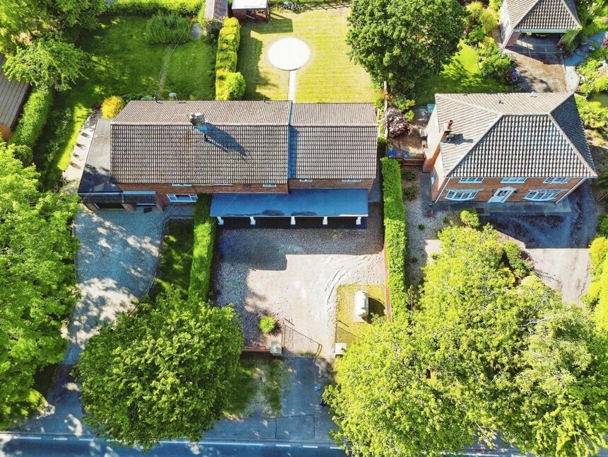 4 bedroom Semi Detached House for sale, Main Road, BarnoldbyleBeck