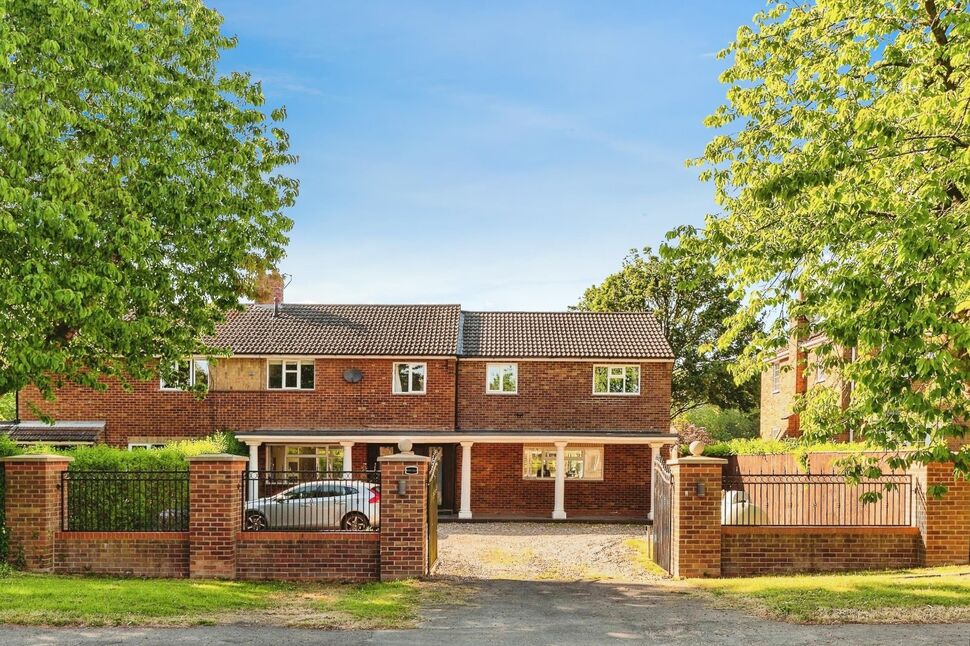 4 bedroom Semi Detached House for sale, Main Road, BarnoldbyleBeck