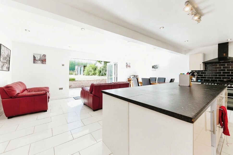 4 bedroom Semi Detached House for sale, Main Road, BarnoldbyleBeck