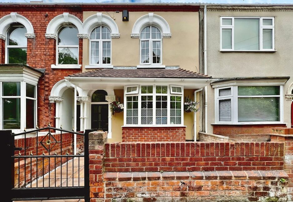 Main image of 4 bedroom Mid Terrace House for sale, Park View, Cleethorpes, Lincolnshire, DN35
