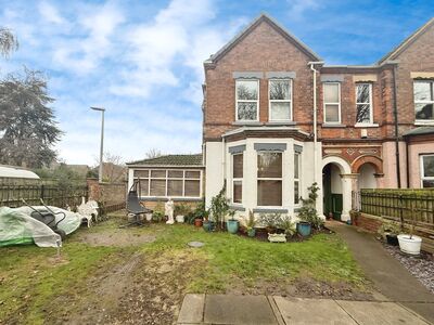 2 bedroom End Terrace House for sale