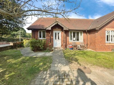 The Gatherums, 2 bedroom Semi Detached Bungalow for sale, £75,000