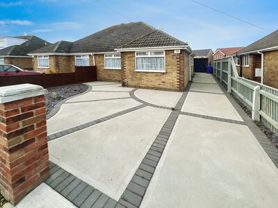 Worlaby Road, 3 bedroom Semi Detached Bungalow for sale, £165,000