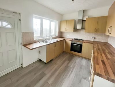 4 bedroom  Flat to rent