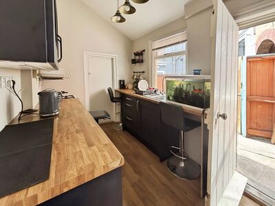 Newbridge Hill, 3 bedroom End Terrace House for sale, £199,950