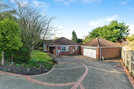 Cooper Lane, 4 bedroom Detached Bungalow for sale, £395,000