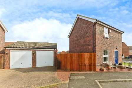 Amberley Close, 4 bedroom Detached House for sale, £259,000