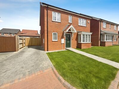 4 bedroom Detached House to rent